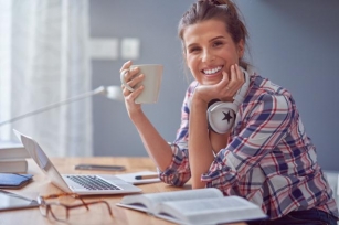 15 Best Amazon Work From Home Jobs For A High Paid Career