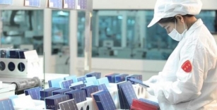 Painéis Solares: Queda De Preços De Materiais Provoca Cortes De Produção Em Junho