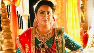 Bhakti Rathod Shines In 40kg Lehenga As Kesar Baa, Embracing The Weight Of Character With Grace