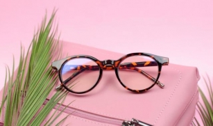 Durchblick Mit Stil: Wie Die Richtige Brille Deinen Look Revolutioniert! 👓