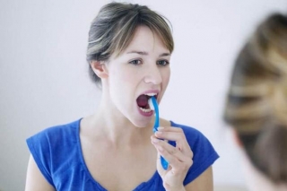 Beverly Hills Cosmetic Dentist Provides Bad Breath Tips