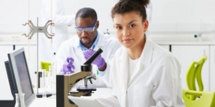 The Role Of The Medical Lab Technician Program In Your MLT Career Success