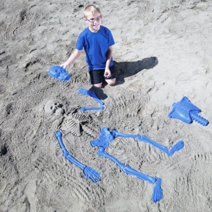 Bag O’ Beach Bones Playset: Create A Human Skeleton In The Sand