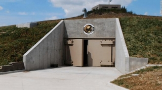 Why Are Billionaires Selling Off Stocks & Building Massive Survival Bunkers? #SHTF