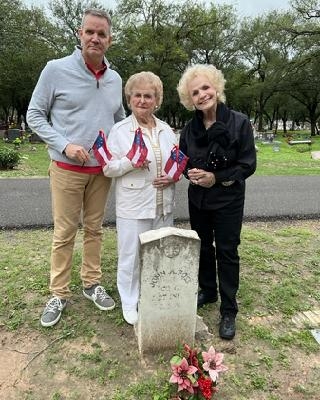 Three Generations Visit Confederate Veteran In Rememberance At Mission, Texas