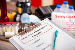 Prepper Essentials: Tips For Building An Emergency Prepping Kit
