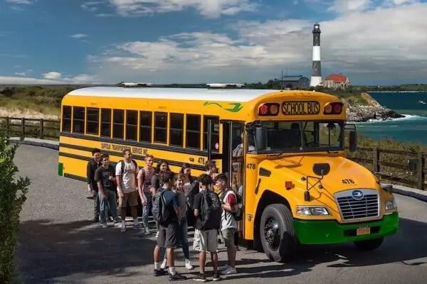WHAT TO EXPECT WHEN RENTING A SCHOOL BUS