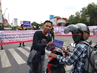 Kampanye Keselamatan Jalan: Pemegang SIM Di Depan!