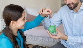 10 Tips To Teach Your Teen How To Save Money