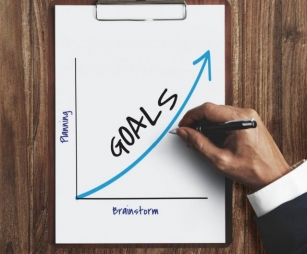 How To Write SMART Goals For Employees In 2024