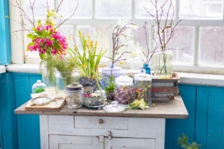 Spring Floral Design: Incorporating Flowers Into Your Home Decor
