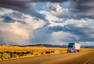 The Impact Of Driving Records On Commercial Truck Insurance Rates