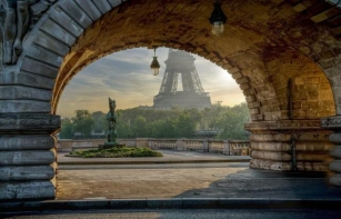 Insane Deal From Los Angeles To Paris, France - $283 Round Trip - Summer Available