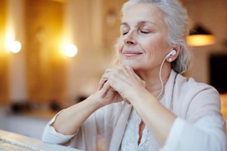 10 Reasons Memory Care Residents Should Engage In Music Therapy