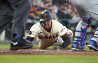 Ahmed, Chapman Deliver Timely Hits To Propel SF Giants Over Mets