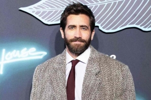 Jake Gyllenhaal Calls Being Legally Blind In Hollywood “Advantageous”