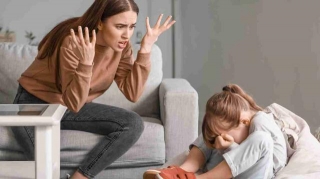 The Traits And Behaviors Of A Narcissist Mother