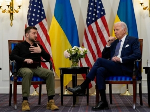 Biden Apologises To Zelenskyy For Aid Delays, Lauds Ukraine’s War Efforts