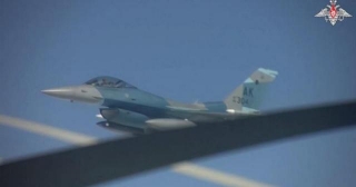 Moment Russian And American Fighter Jets Come Eye To Eye