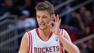 Parsons Greeted At Rockets