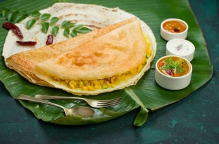 Top 5 Foods Every Australian Must Try While Visiting India