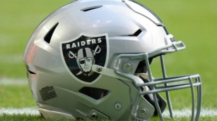 2 Las Vegas Raiders Make ‘Year-End Top 50 NFL Player Sales List’ | Sporting News