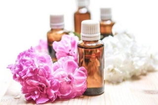 Our Favourite Essential Oils For Sensuality And Romance