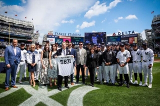 MLB Fans Troll The Yankees Blasting Their Farewell Gifts To John Sterling