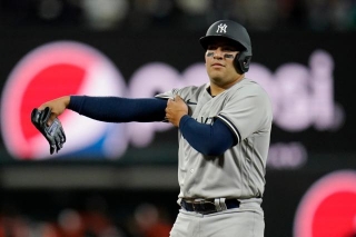 Yankees Face Early Setbacks: Trevino Injured, Effross Out Until Midseason