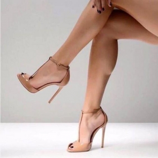 Why High Heels Were Invented? History, Purpose, Timeline, Meaning