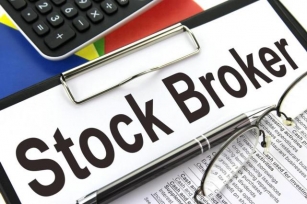Who Is The No 1 Stock Broker In US?