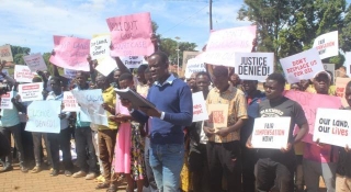 Tilenga Landowners Storm Hoima High Court, Demand For Justice