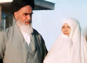 Imam Khomeini (RA) Gives His Viewpoint On Status, Dignity, And Rights Of Women