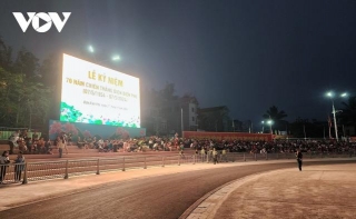 People Spend Sleepless Nights Watching Forces Practice For Victory Day Parade