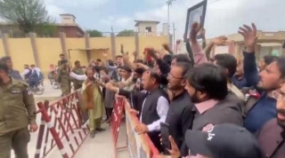 Five PTI Workers Arrested Outside Adiala Jail Released After Brief Detention