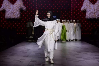 Hijab-wearing Designer At Lakme Fashion Week
