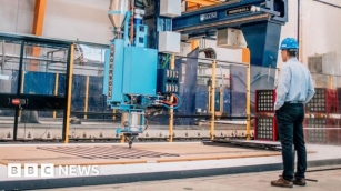World's Biggest 3D Printer Whirs Into Action