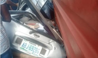 See How Woman Was Crushed To Death By Container On Lagos - Ibadan Express Way