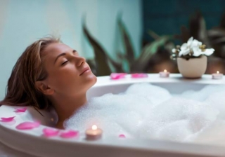 How To Prepare A Feminine And Luxurious Bubble Bath