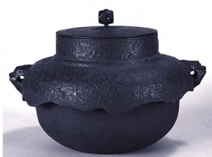 How Do Japanese Teapots Blend Folklore, History, And Tradition Into Every Cup Of Tea?