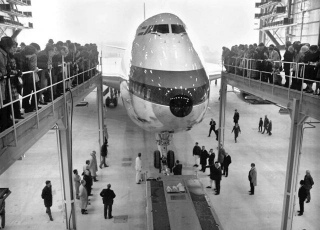 Famous Designs That Changed The World: Boeing 747