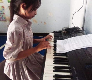 Siswa Asal SMPN 4 Kota Kediri Siap Lomba Piano Nasional