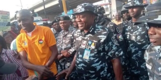 NLC Nationwide Protest: Lagos Police Provide Water And Biscuits To Protesters