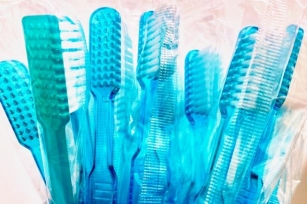 The Benefits Of Electric Toothbrushes For Seniors