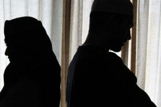 Dugaan Ramadhan, Telefon Suami Untuk Sahur Tapi Wanita Yang Jawab