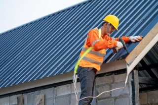DIY Vs. Professional Roof Repairs: Pros And Cons