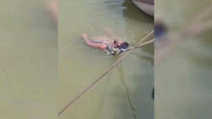 बुलंदशहर में सांप के डसने से युवक की मौत, जिंदा होने के लिए गंगा नदी में बांध दिया शव