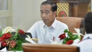 Rupiah Anjlok Jadi Kado Buruk Pemerintahan Jokowi