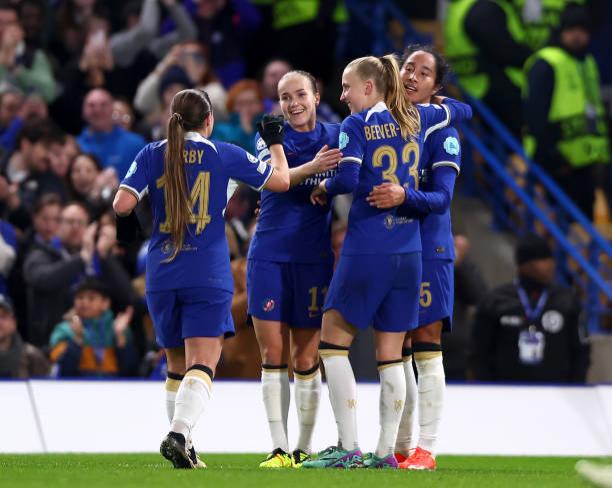 Chelsea hold off Ajax to reach Women's Champions League semis