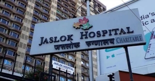 193 Kg US Man Undergoes Total Knee Replacement At Jaslok Hospital